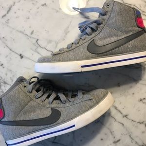 Nike Hightop tennis shoes